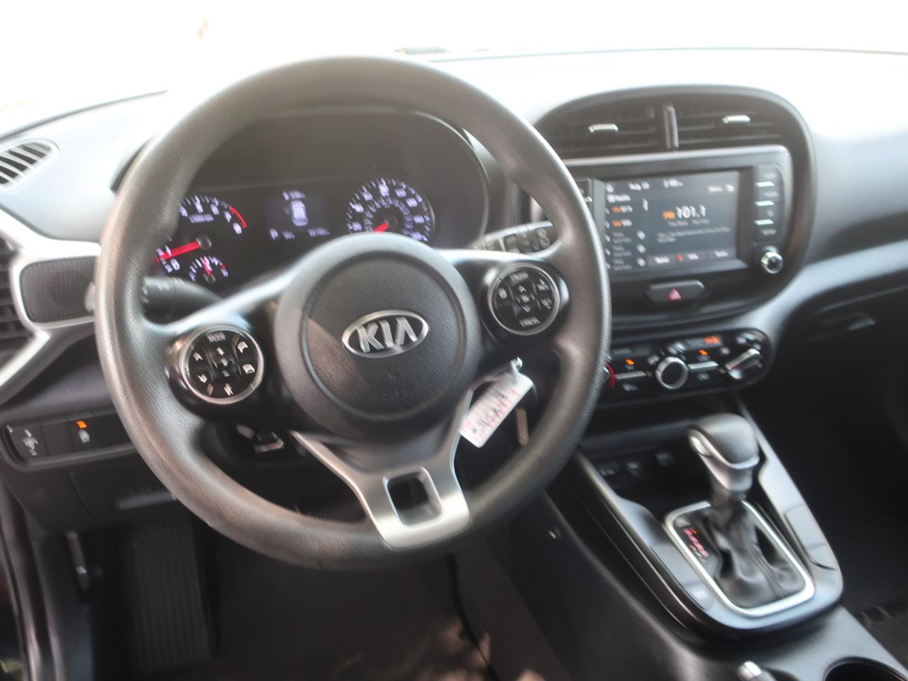 Kia Soul LX CVT 2021