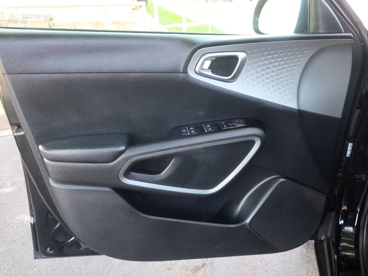 Kia Soul LX CVT 2021