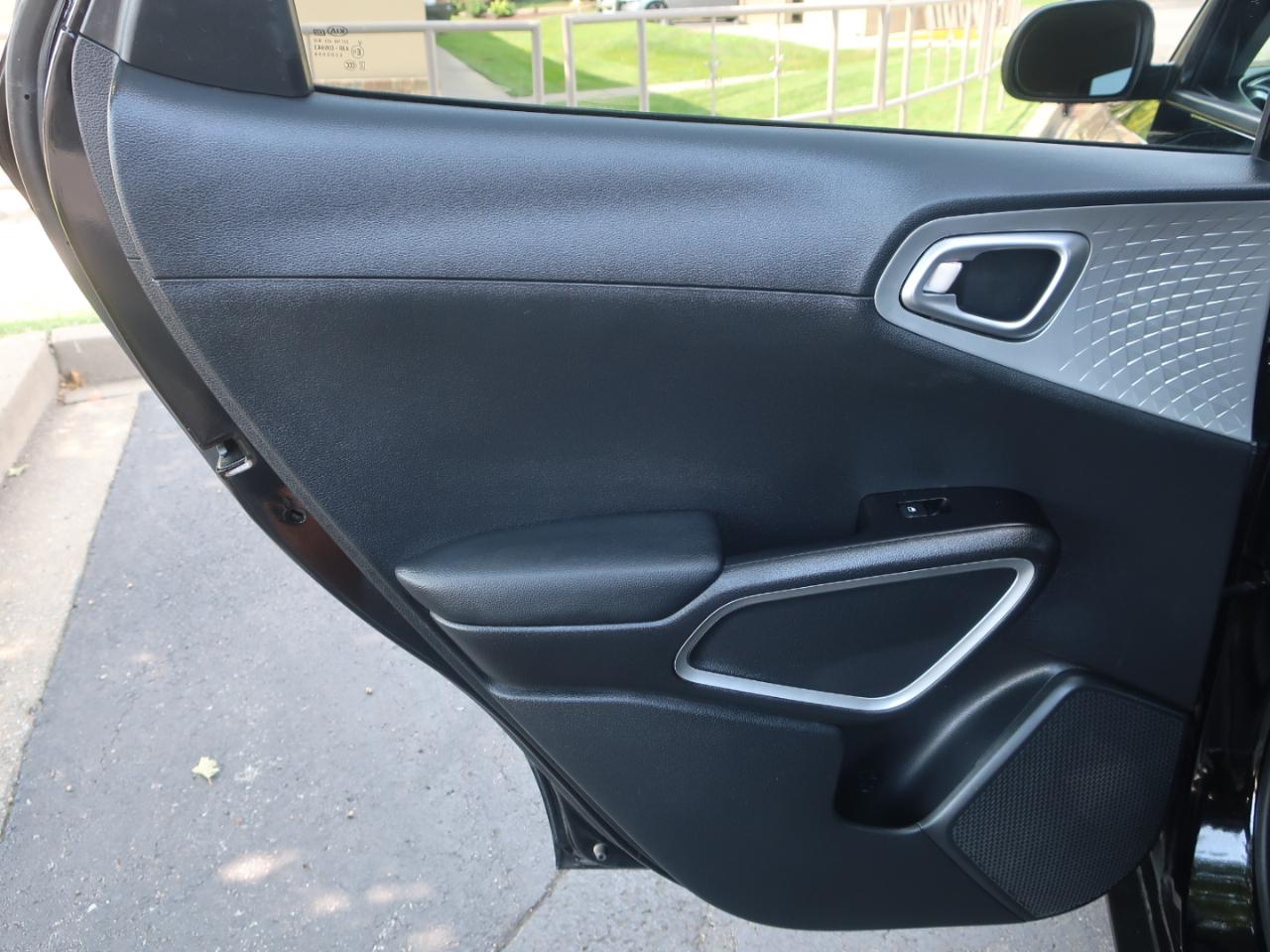 Kia Soul LX CVT 2021