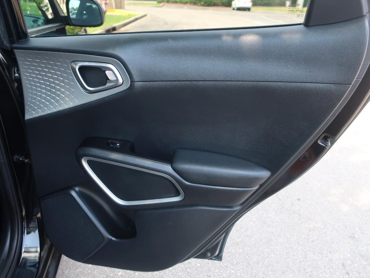 Kia Soul LX CVT 2021