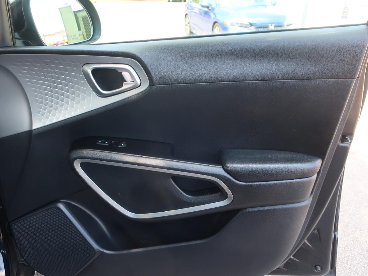 Kia Soul LX CVT 2021