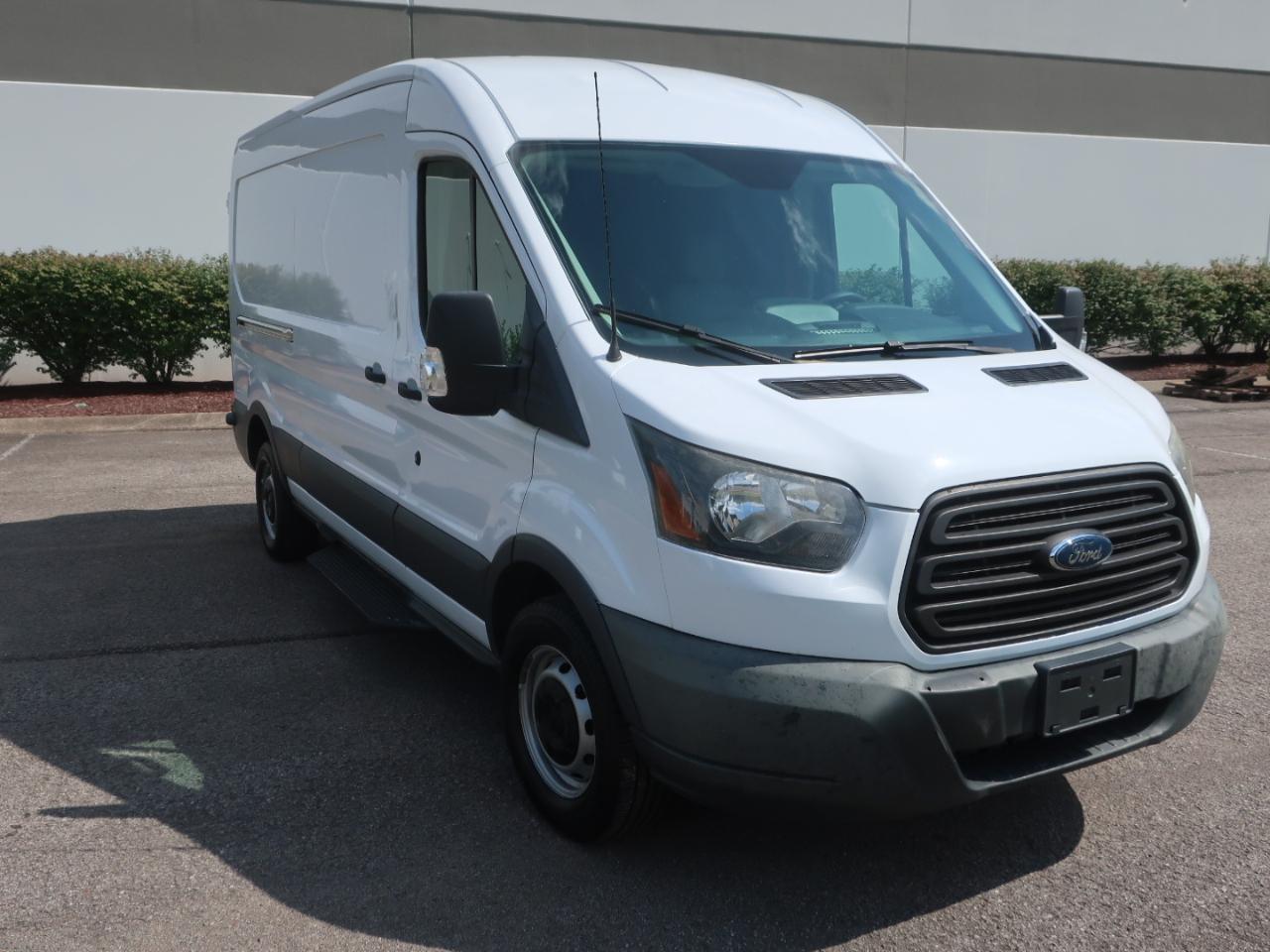 Ford Transit 250 Van Med. Roof w/Sliding Pass. 148-in. WB 2018