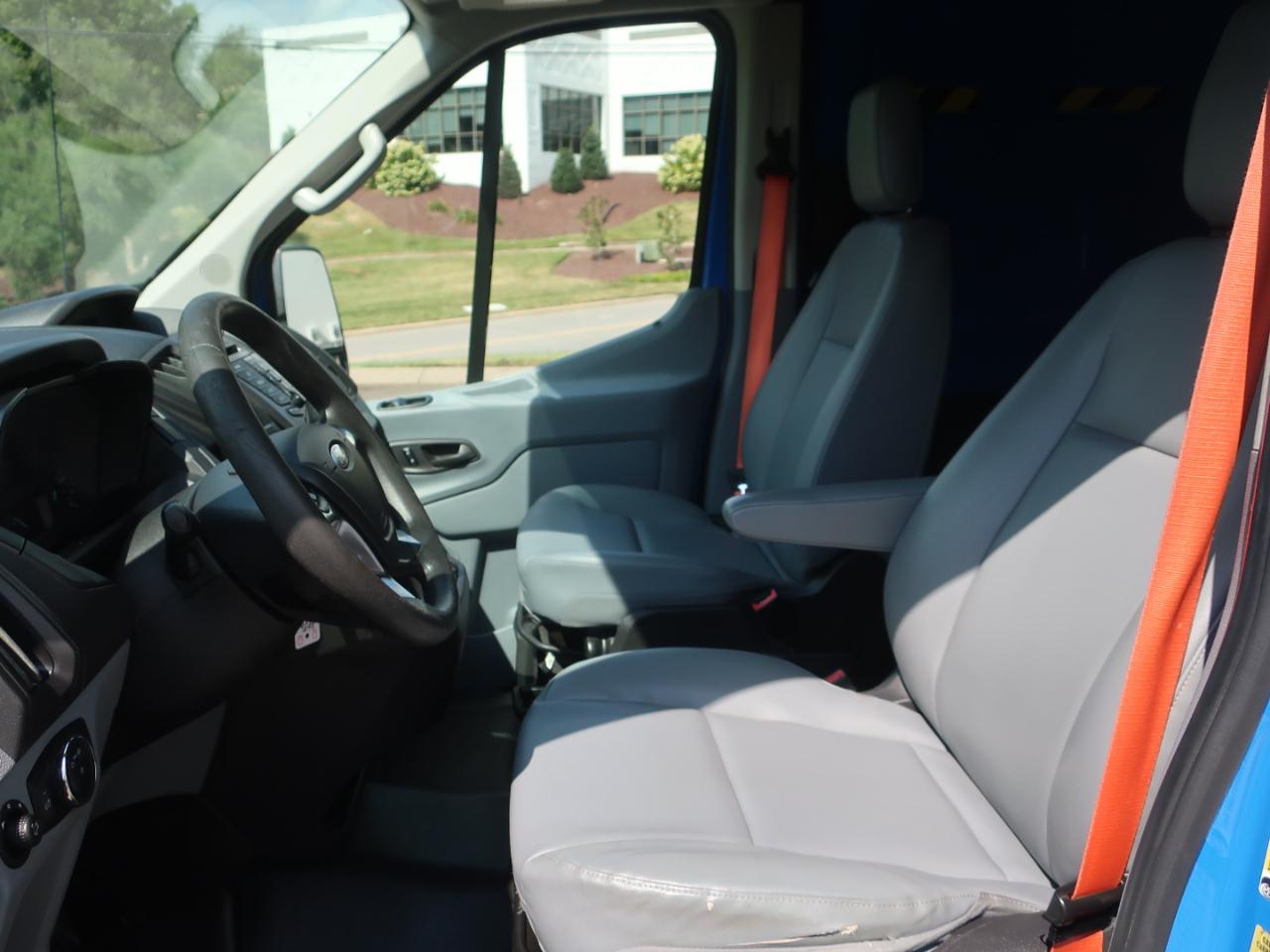 Ford Transit 250 Van Med. Roof w/Sliding Pass. 148-in. WB 2018