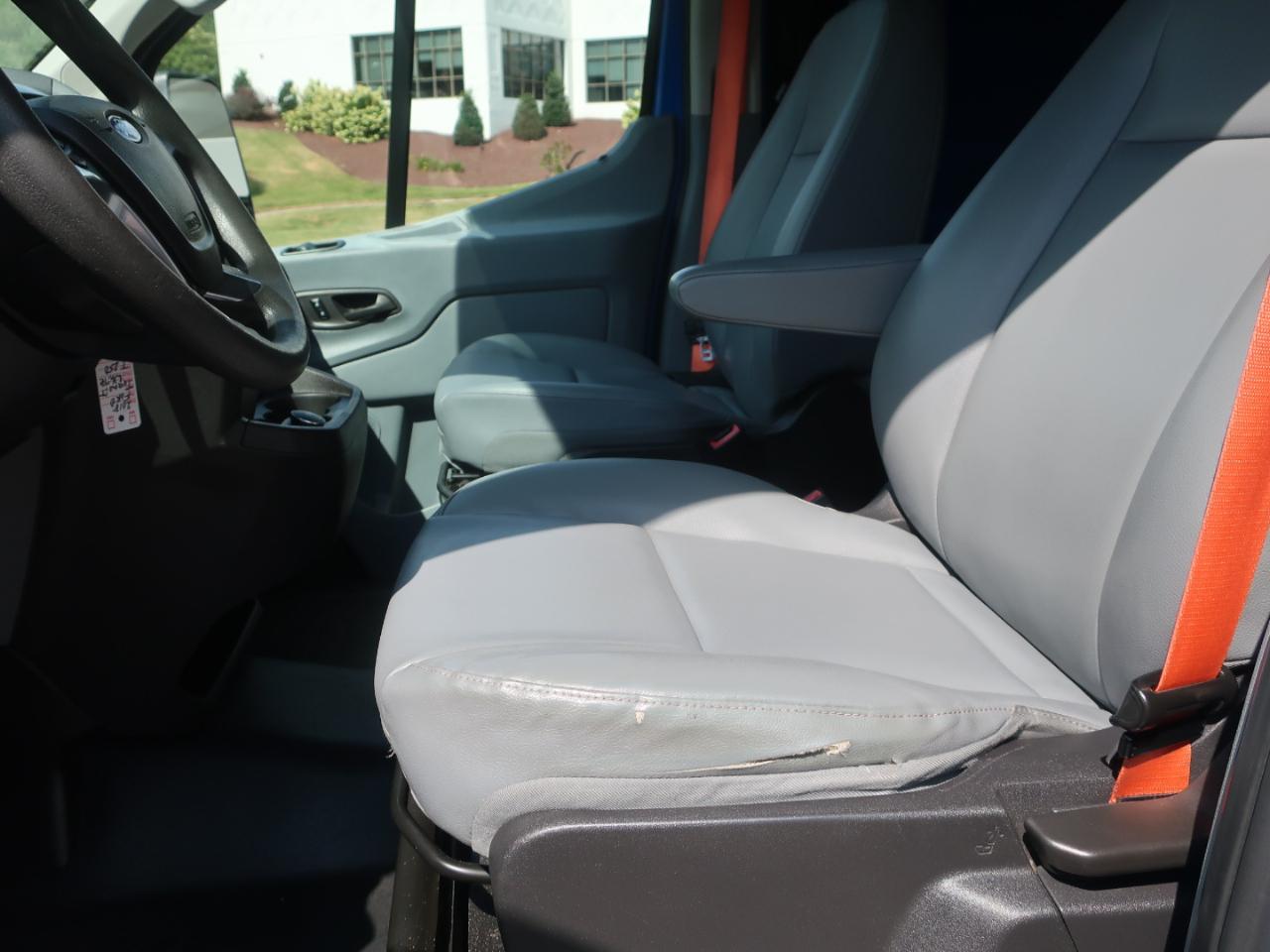 Ford Transit 250 Van Med. Roof w/Sliding Pass. 148-in. WB 2018