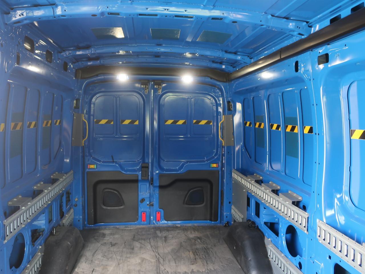 Ford Transit 250 Van Med. Roof w/Sliding Pass. 148-in. WB 2018
