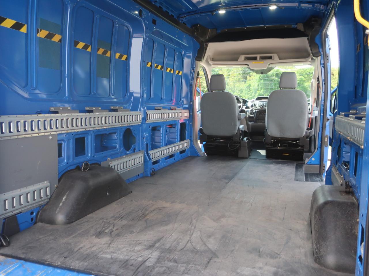 Ford Transit 250 Van Med. Roof w/Sliding Pass. 148-in. WB 2018