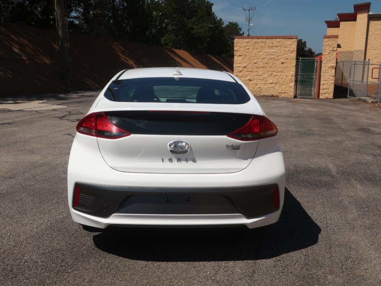 Hyundai Ioniq Hybrid Blue 2020