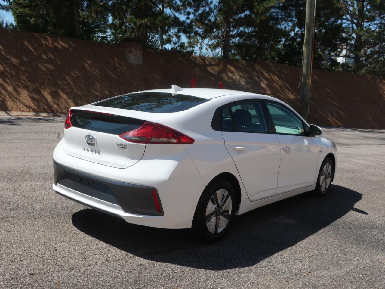 Hyundai Ioniq Hybrid Blue 2020