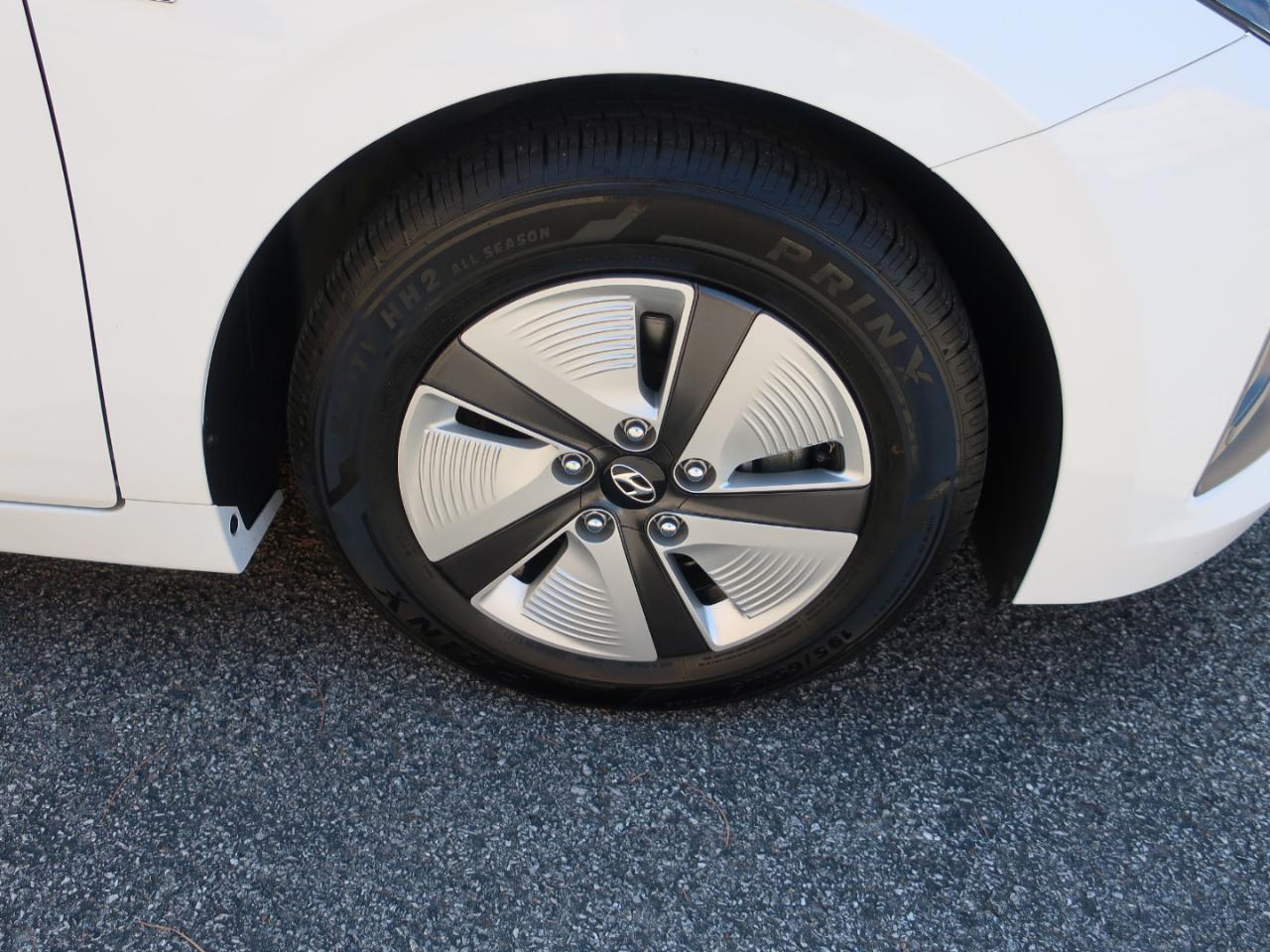 Hyundai Ioniq Hybrid Blue 2020