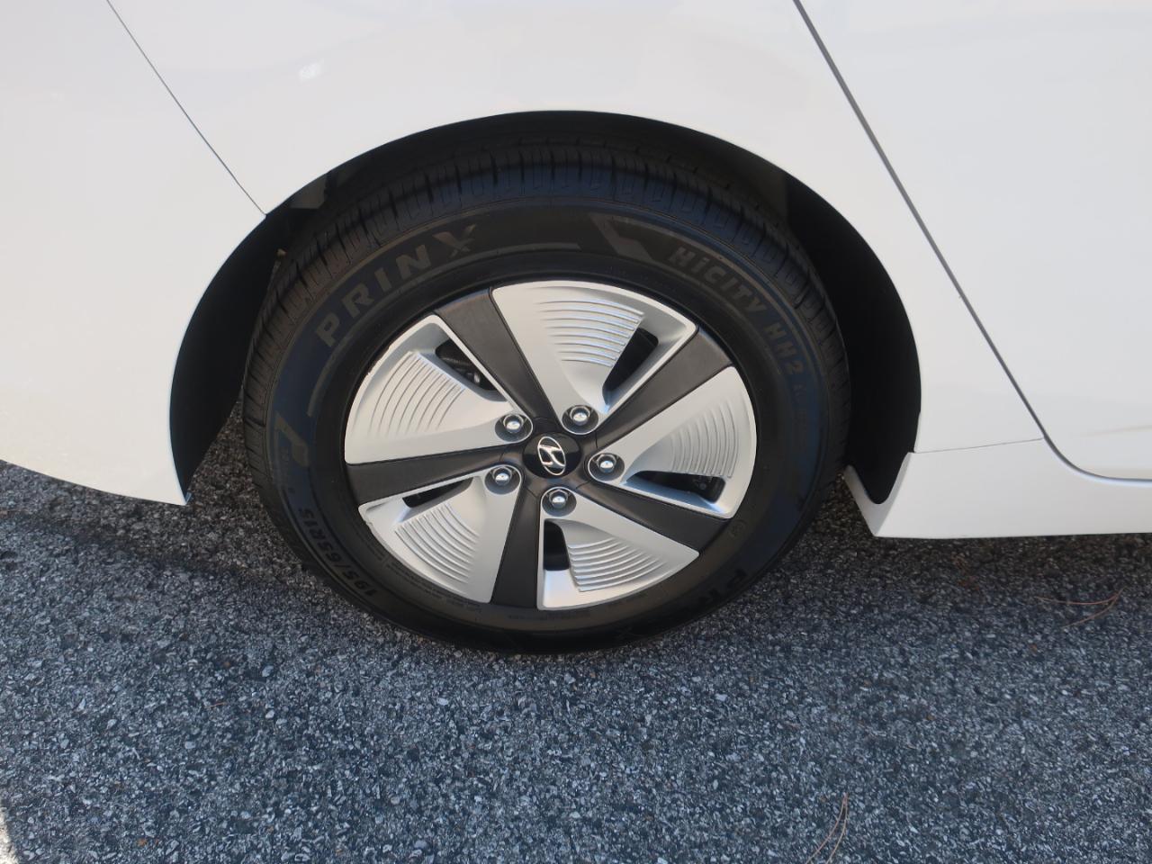Hyundai Ioniq Hybrid Blue 2020