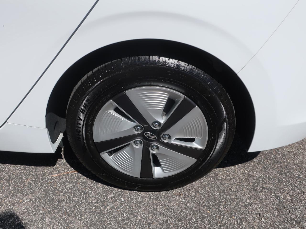 Hyundai Ioniq Hybrid Blue 2020