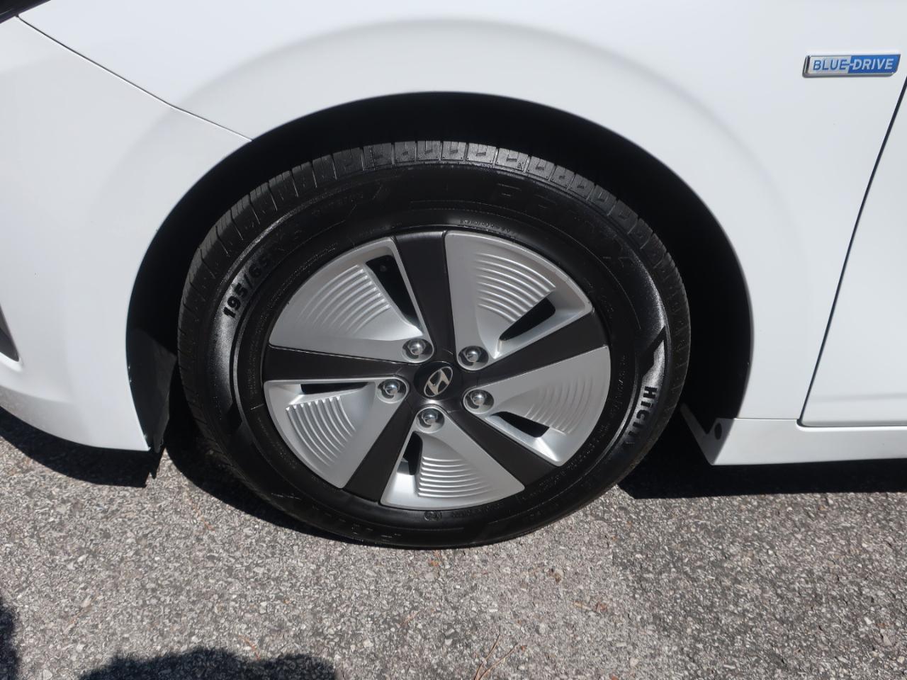 Hyundai Ioniq Hybrid Blue 2020