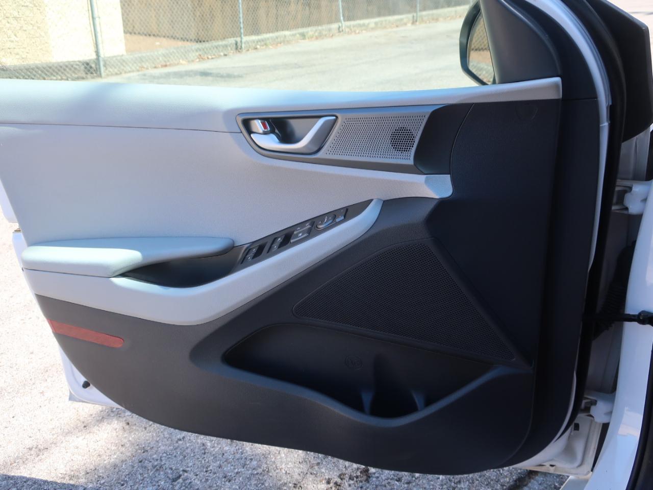 Hyundai Ioniq Hybrid Blue 2020