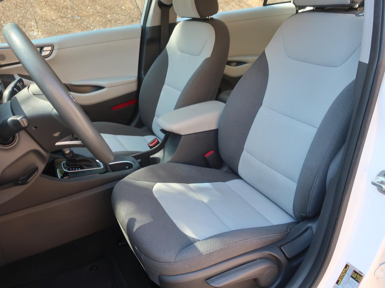 Hyundai Ioniq Hybrid Blue 2020