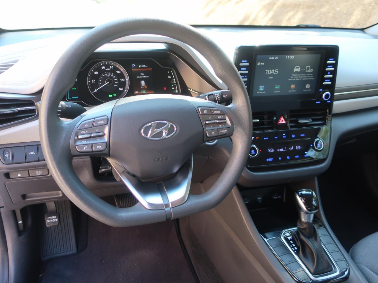 Hyundai Ioniq Hybrid Blue 2020