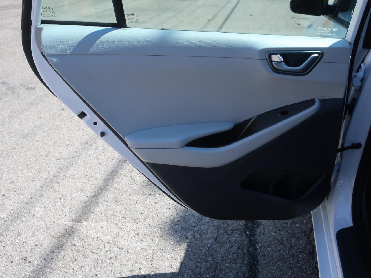 Hyundai Ioniq Hybrid Blue 2020