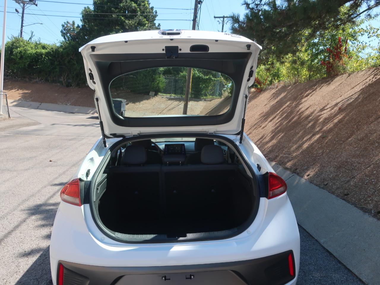 Hyundai Ioniq Hybrid Blue 2020
