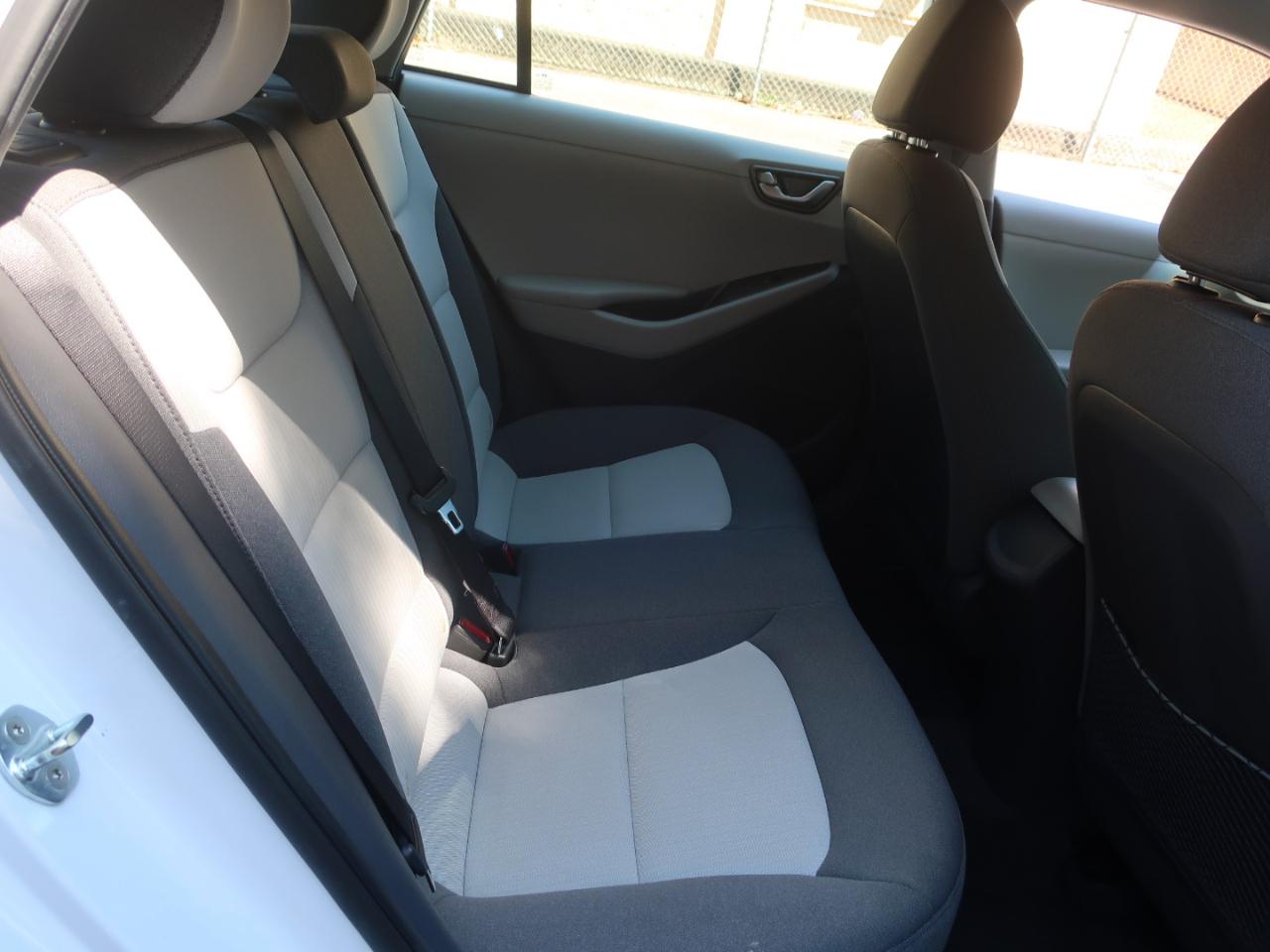 Hyundai Ioniq Hybrid Blue 2020