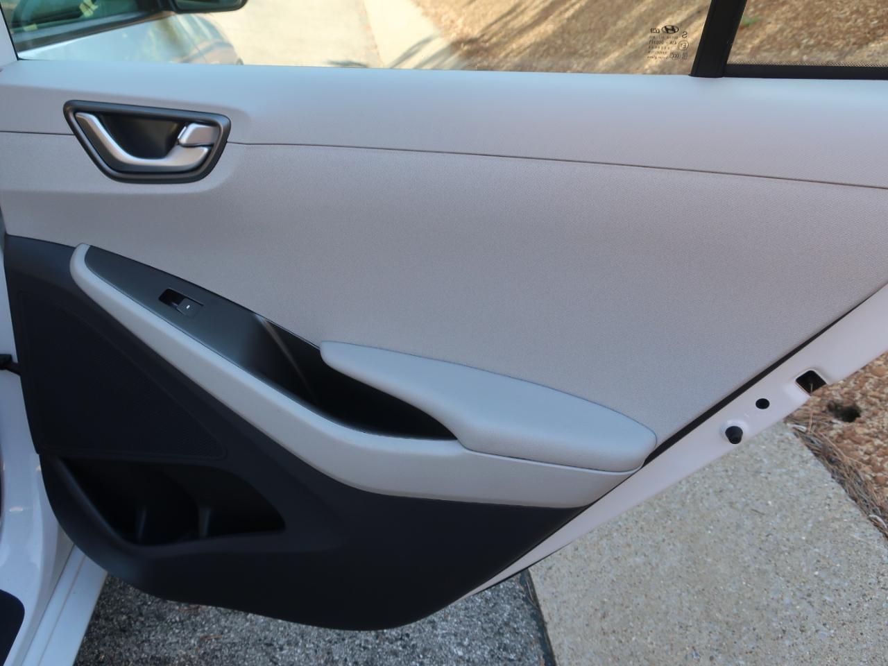 Hyundai Ioniq Hybrid Blue 2020