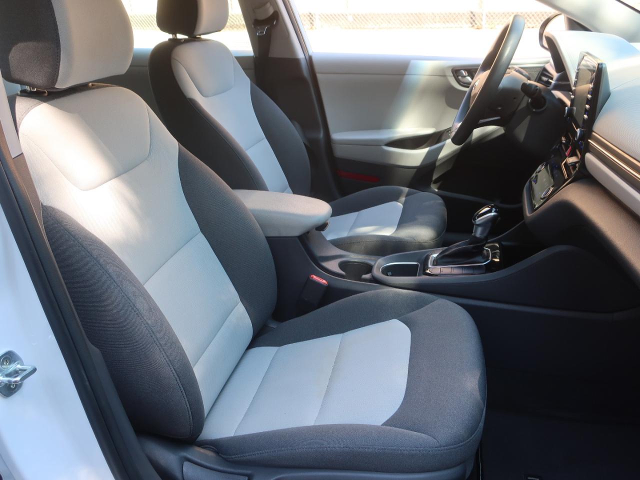 Hyundai Ioniq Hybrid Blue 2020
