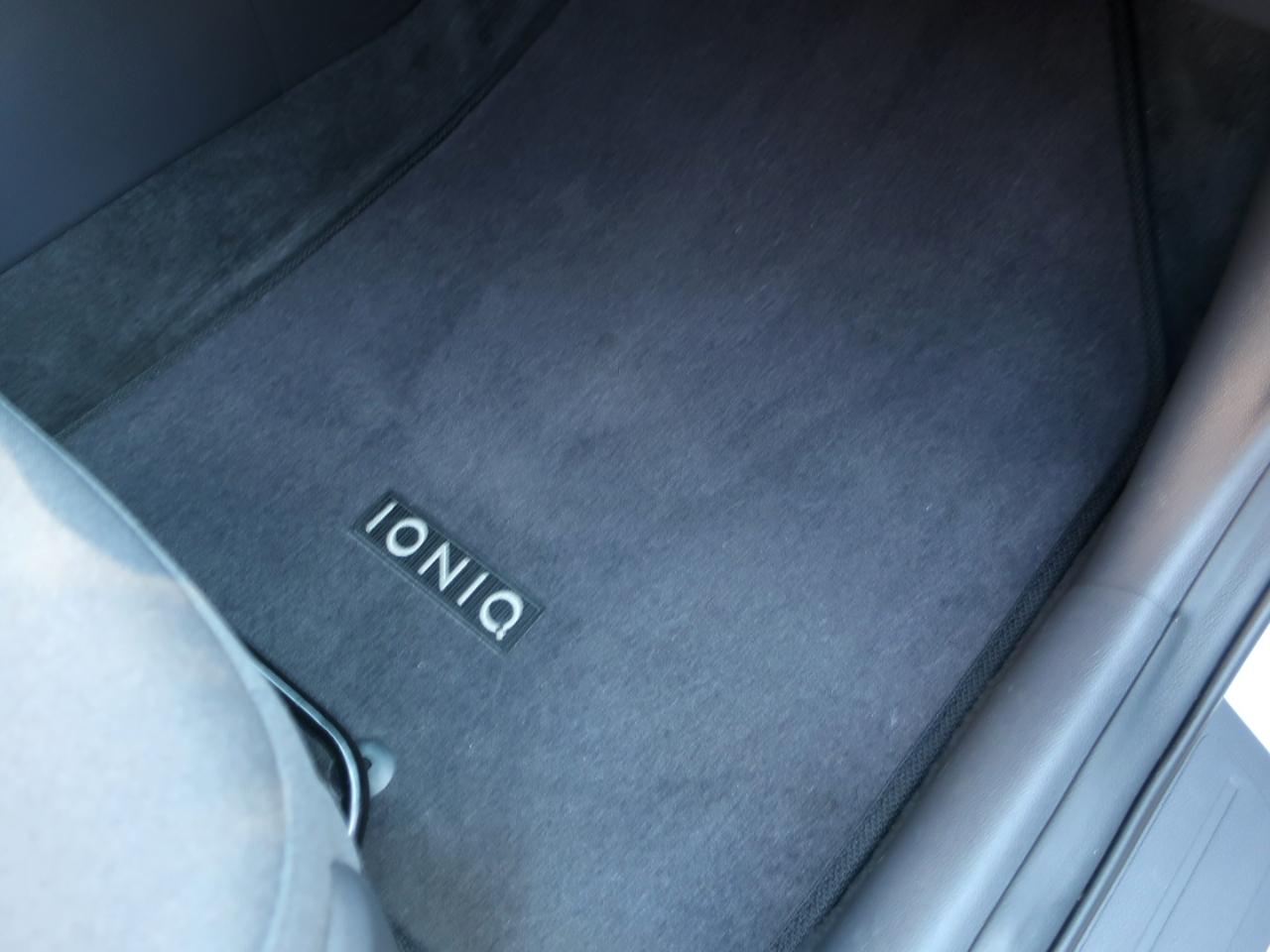 Hyundai Ioniq Hybrid Blue 2020