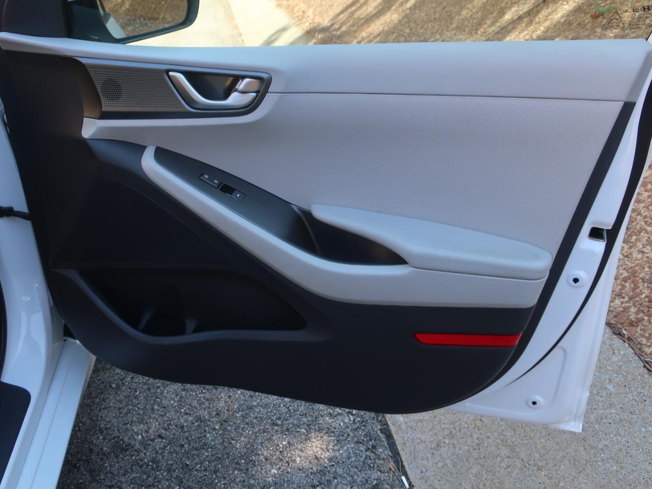 Hyundai Ioniq Hybrid Blue 2020