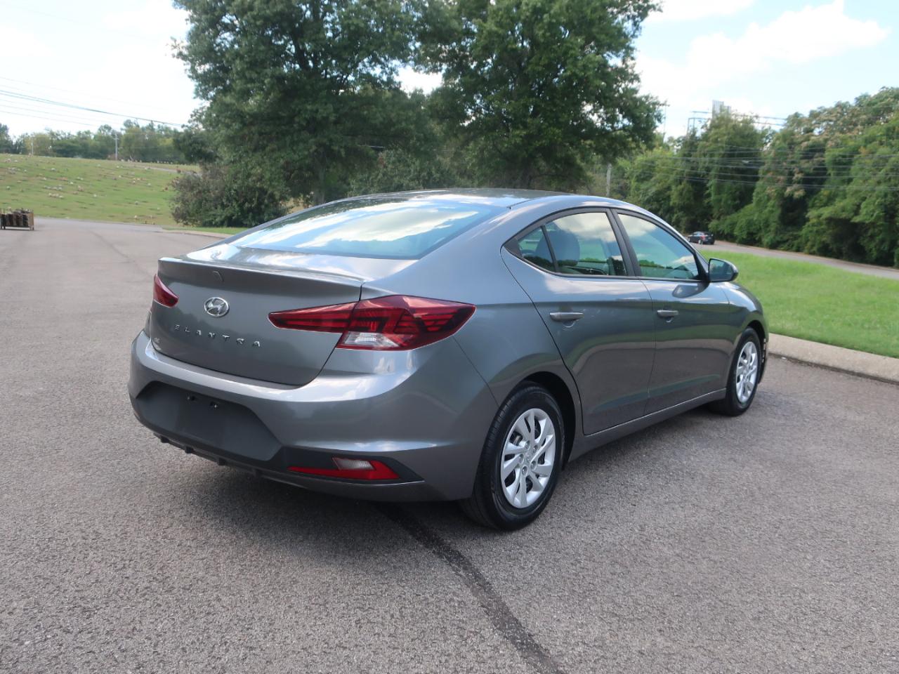 Hyundai Elantra SE 6AT 2019