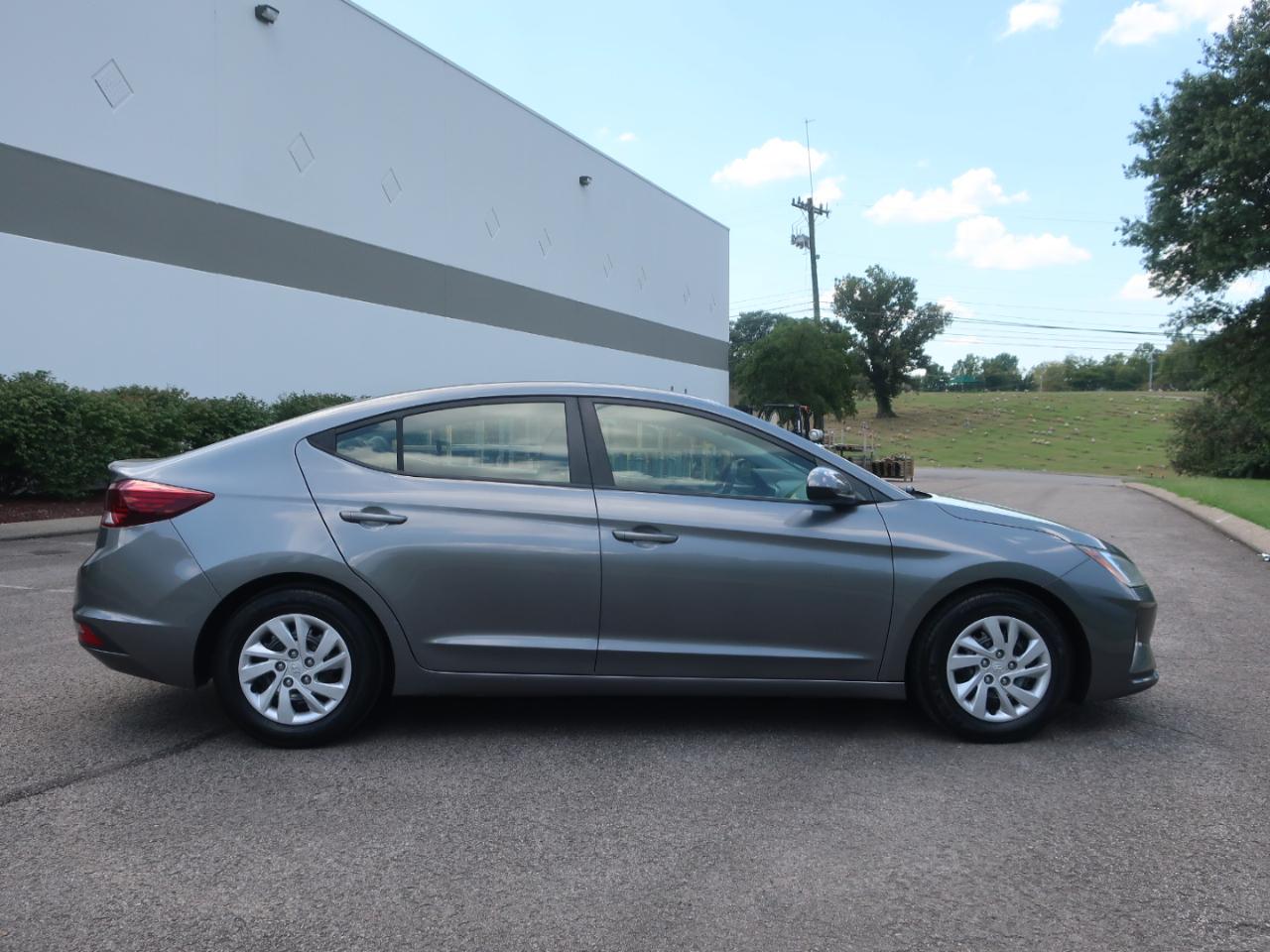 Hyundai Elantra SE 6AT 2019