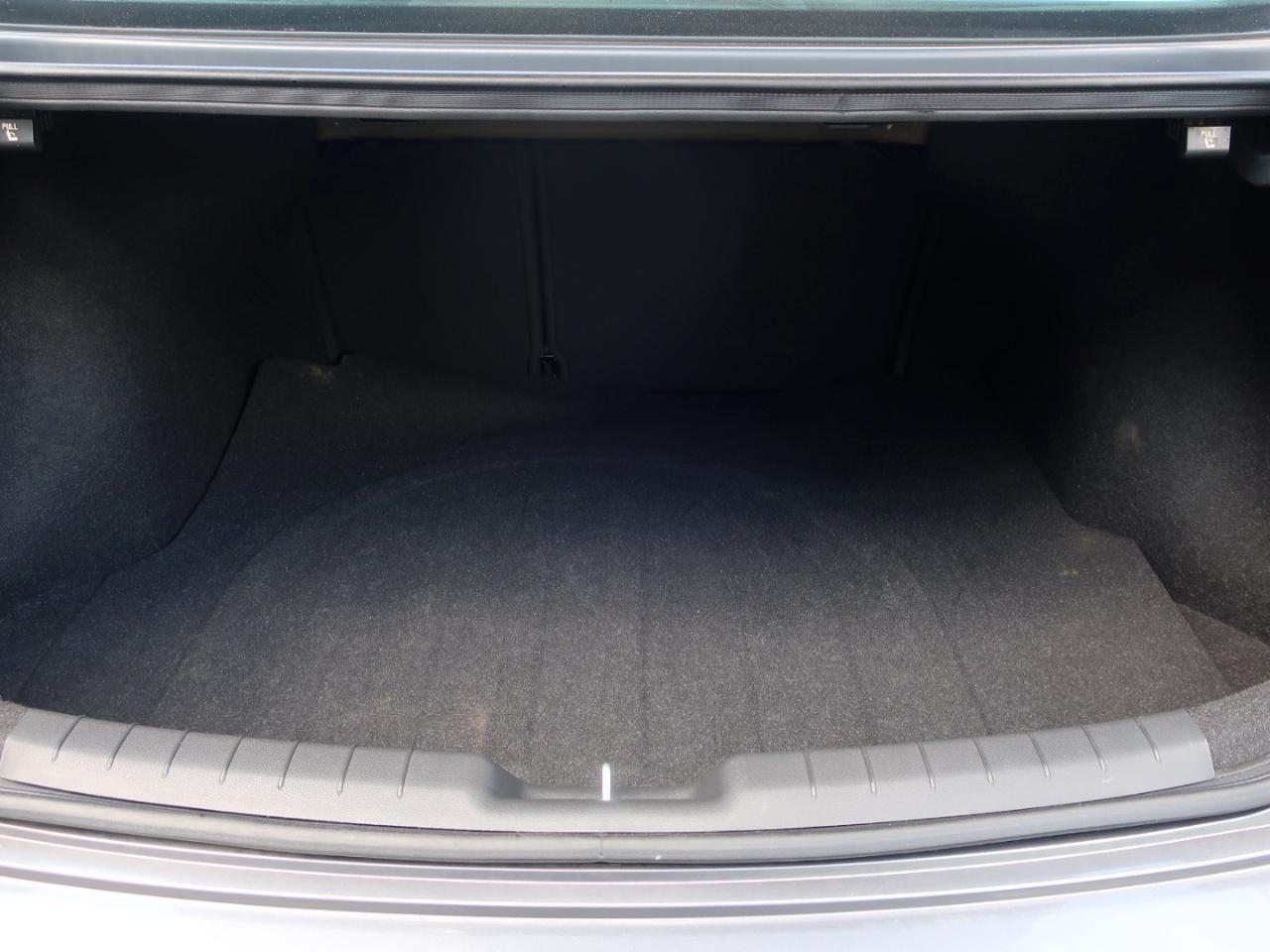 Hyundai Elantra SE 6AT 2019