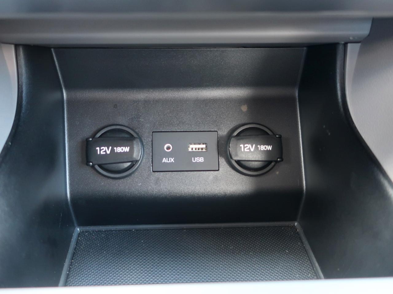 Hyundai Elantra SE 6AT 2019