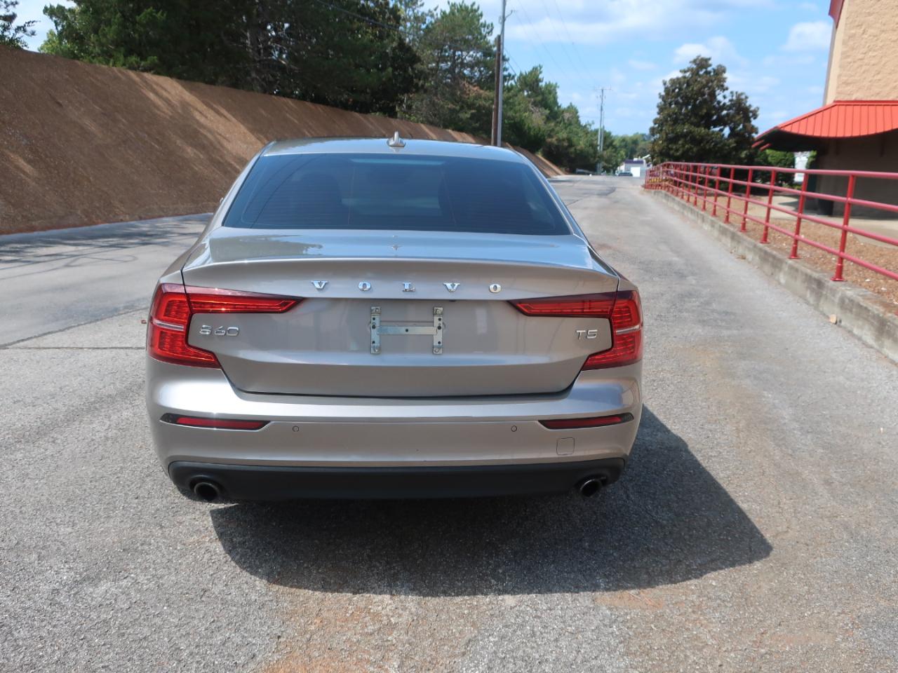 Volvo S60 T5 Momentum 2019