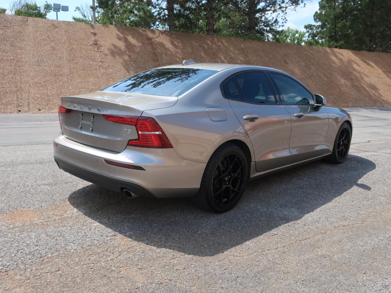 Volvo S60 T5 Momentum 2019