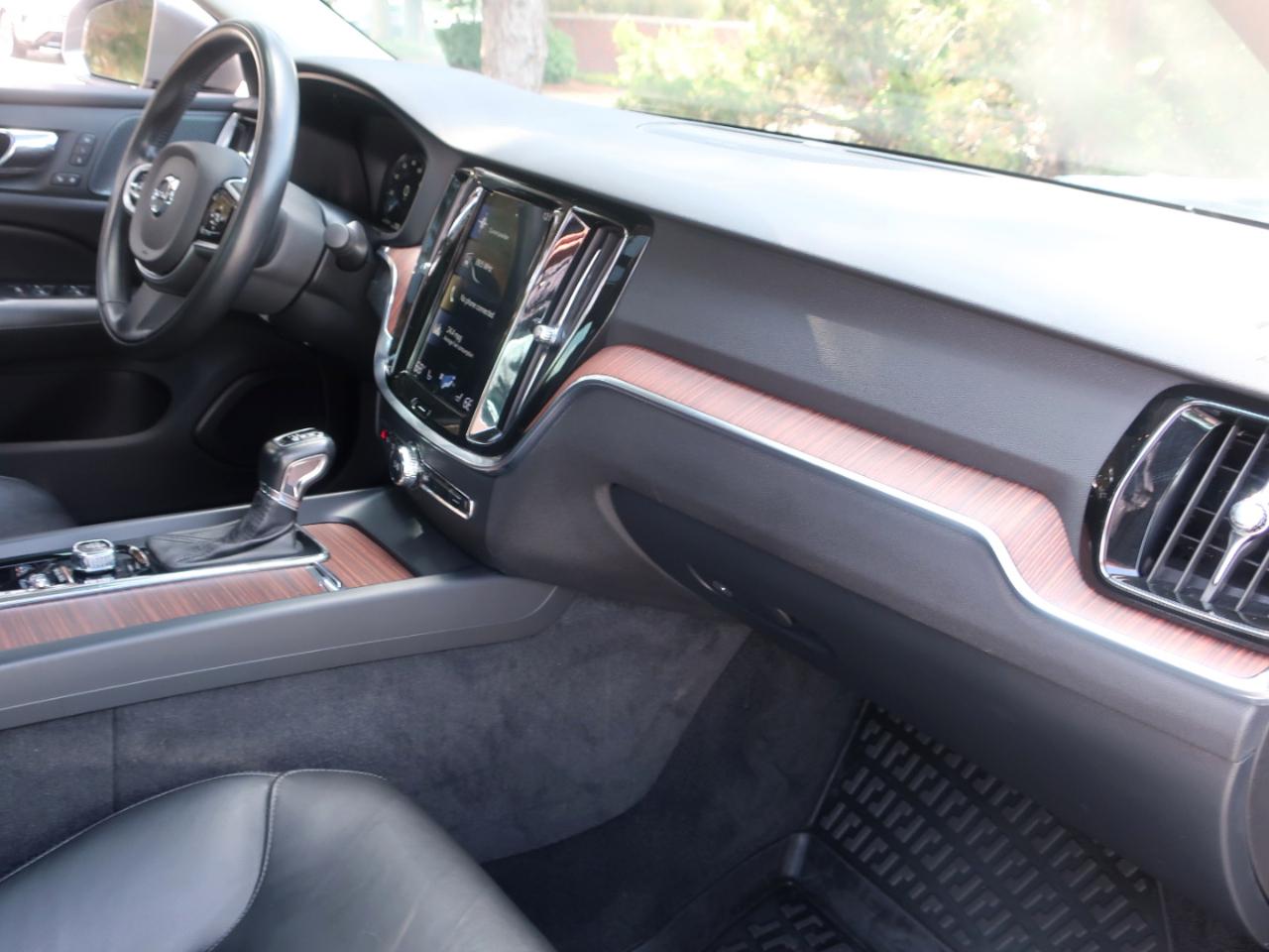 Volvo S60 T5 Momentum 2019