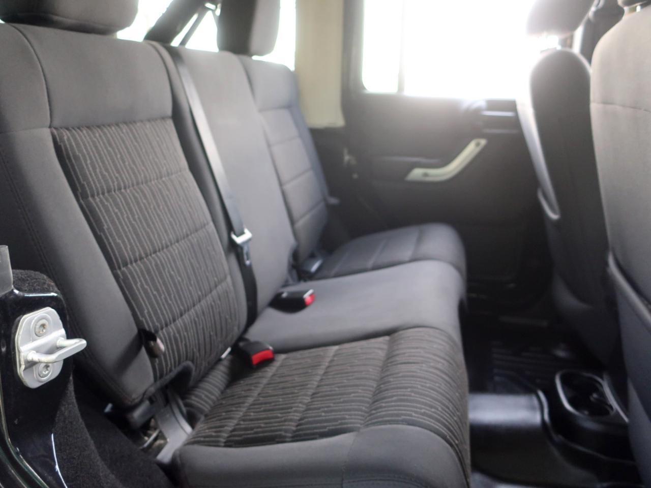 Jeep Wrangler Unlimited Sahara 4WD 2011