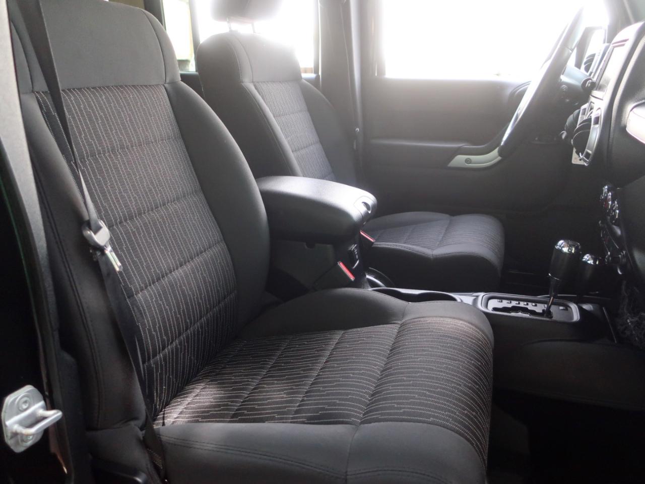 Jeep Wrangler Unlimited Sahara 4WD 2011