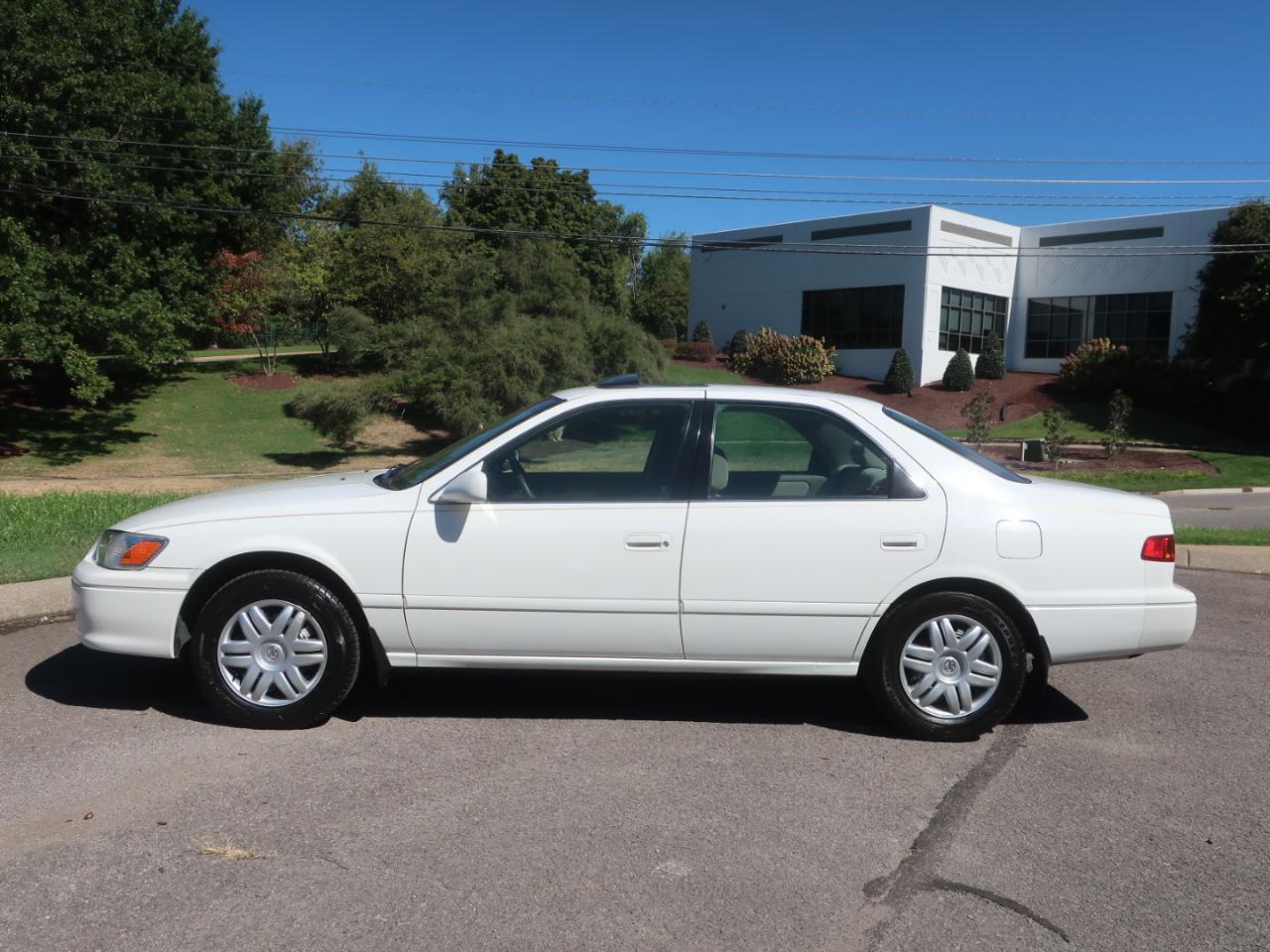 Toyota Camry LE 2001