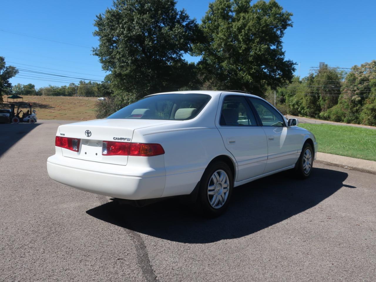 Toyota Camry LE 2001