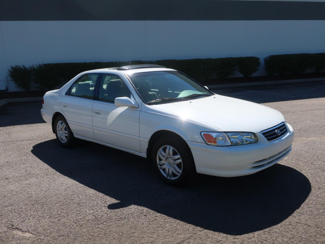 Toyota Camry LE 2001