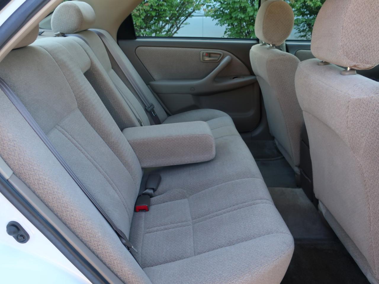 Toyota Camry LE 2001