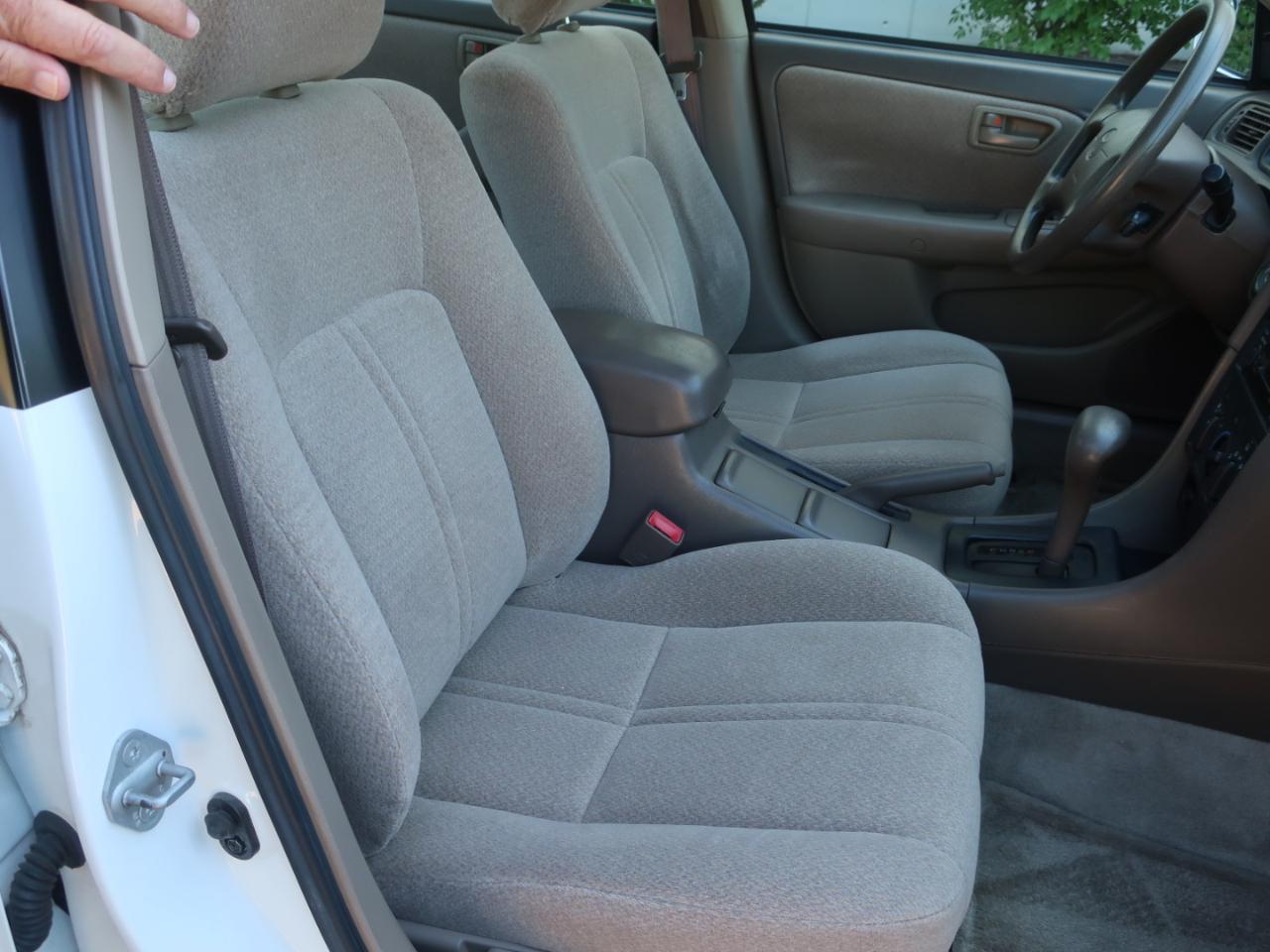 Toyota Camry LE 2001