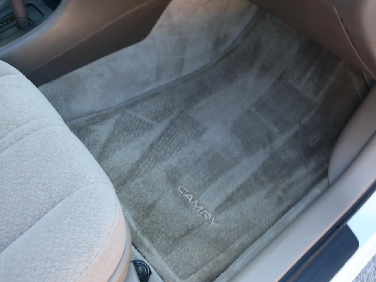 Toyota Camry LE 2001