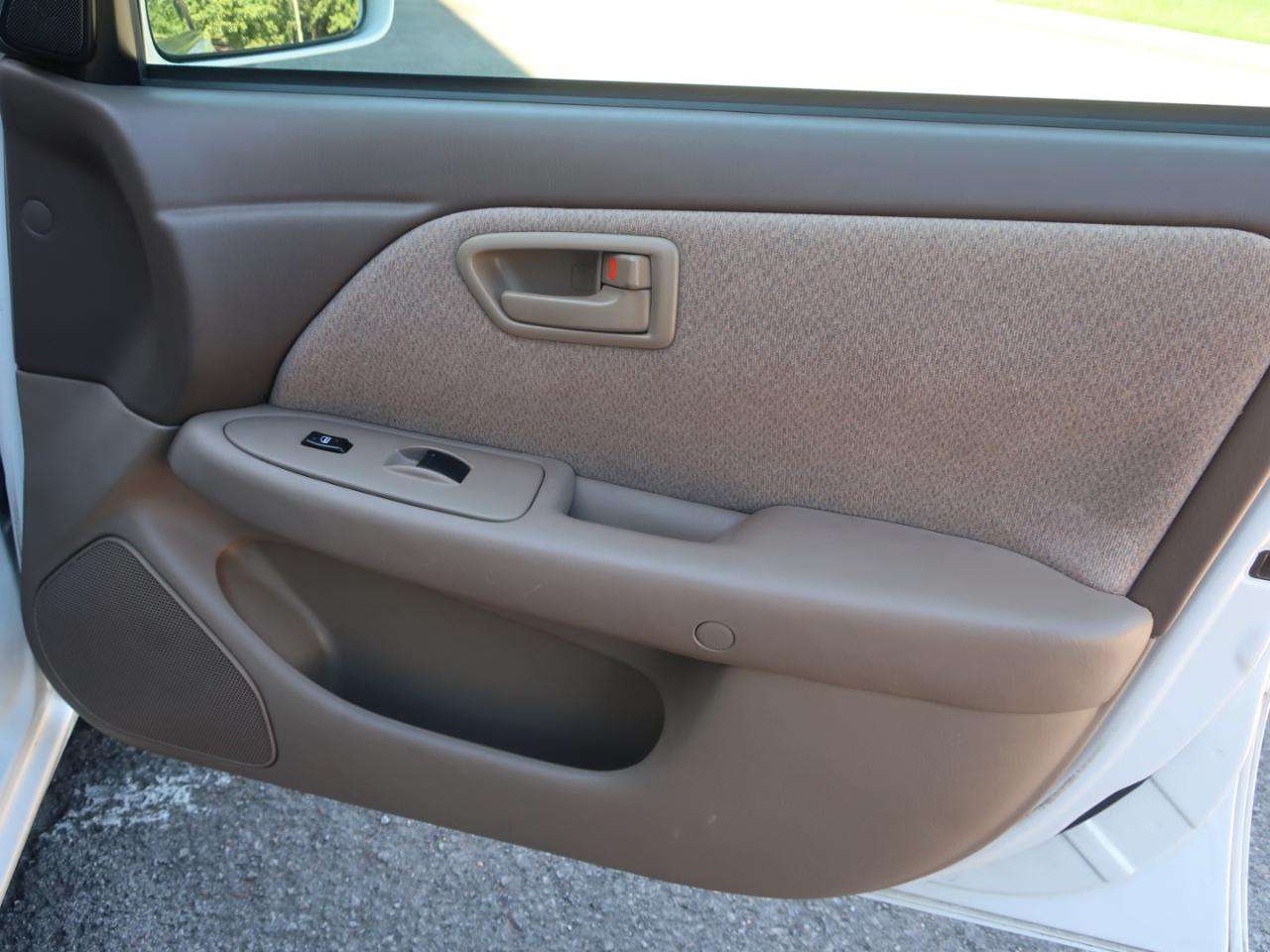 Toyota Camry LE 2001