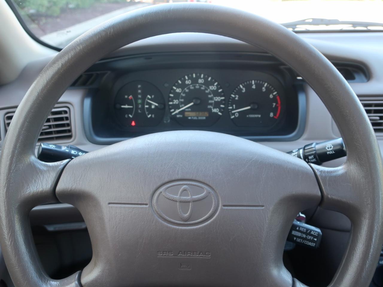 Toyota Camry LE 2001