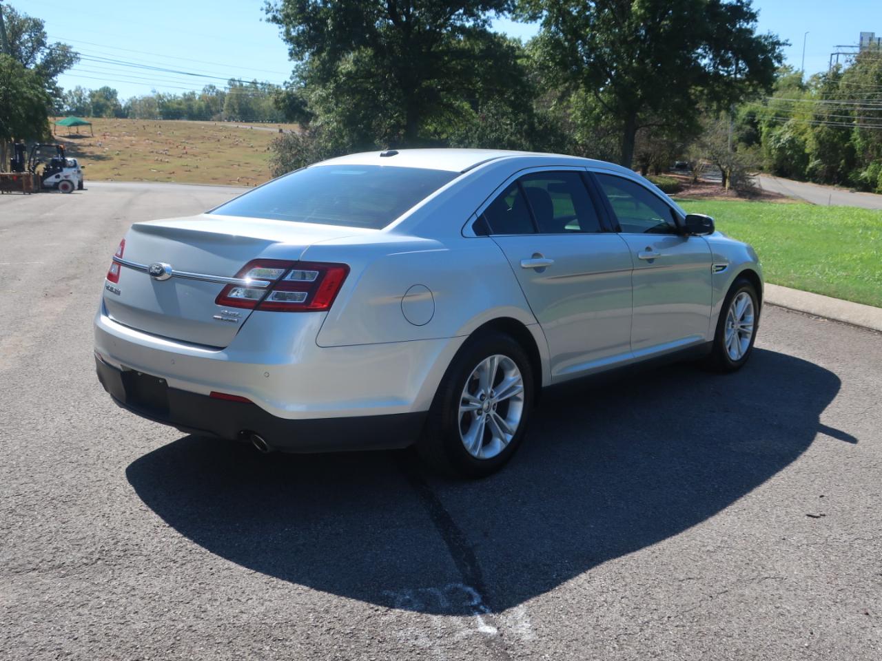 Ford Taurus SEL FWD 2017