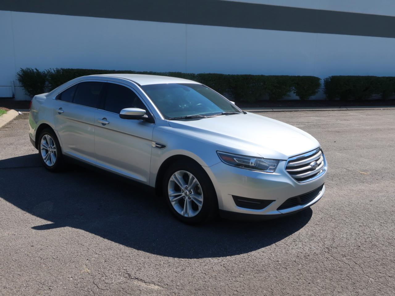 Ford Taurus SEL FWD 2017