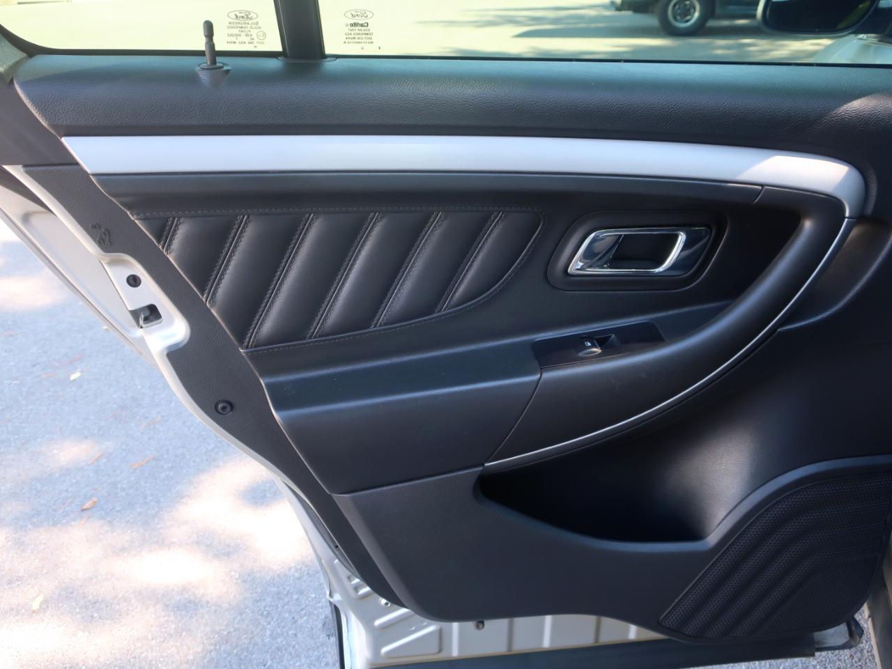 Ford Taurus SEL FWD 2017