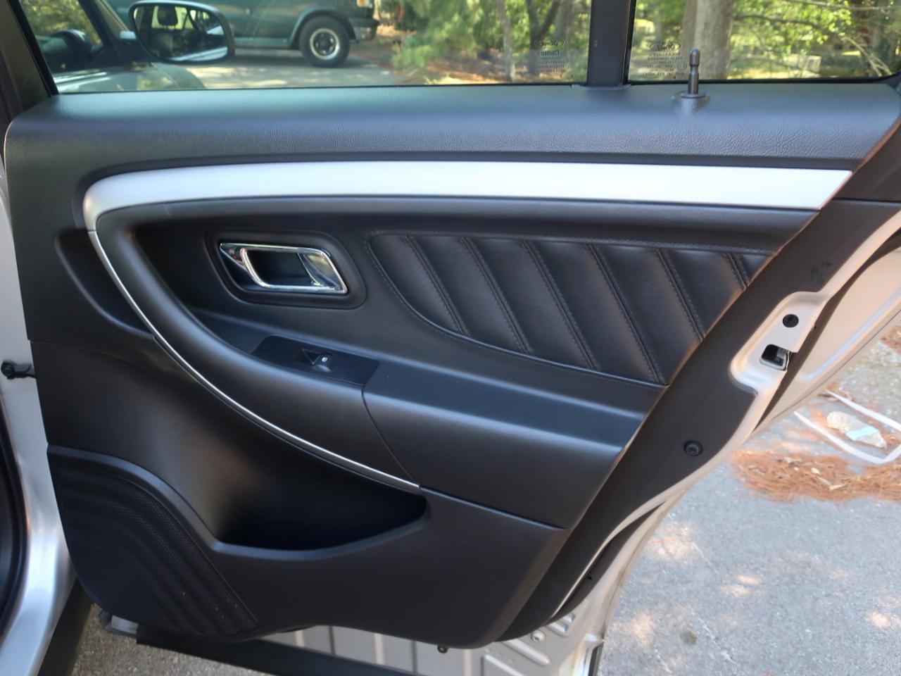 Ford Taurus SEL FWD 2017