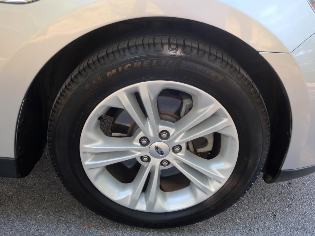 Ford Taurus SEL FWD 2017