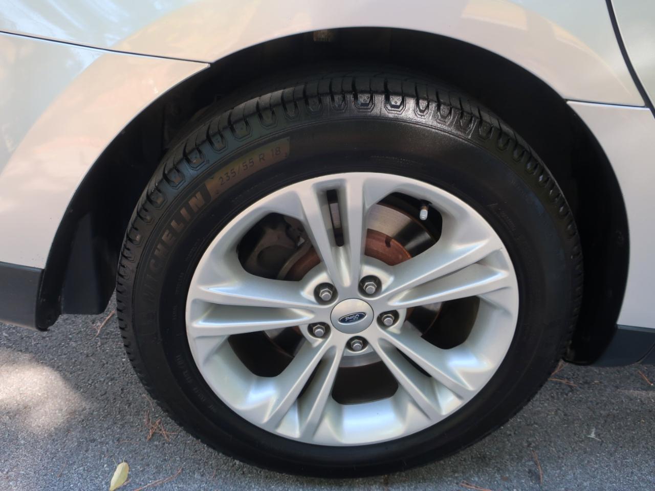 Ford Taurus SEL FWD 2017