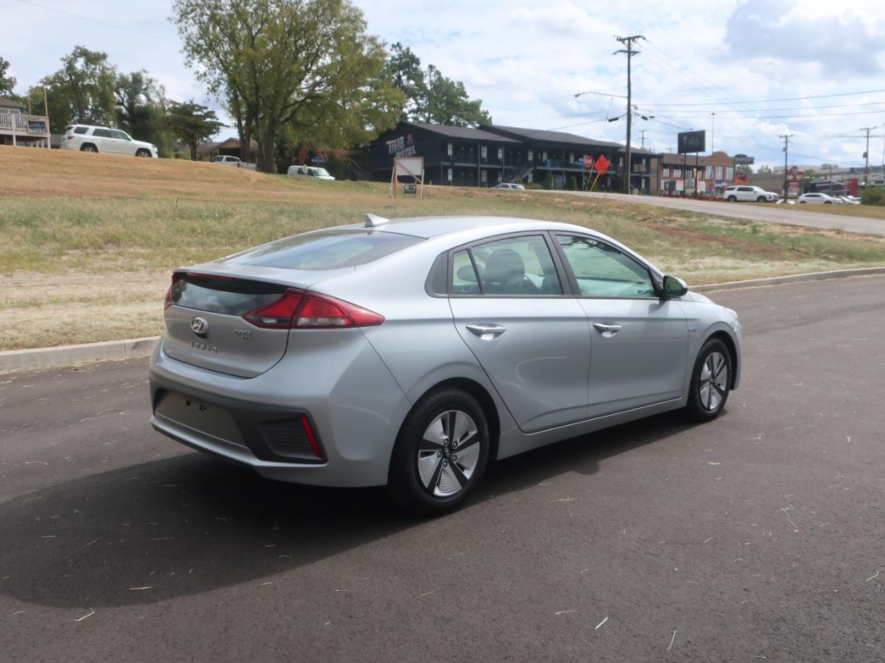 Hyundai Ioniq Hybrid Blue 2020